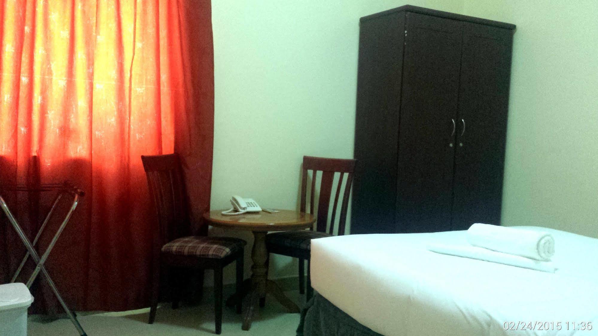 Al Reem Hotel Apartments ชาร์จาห์ ภายนอก รูปภาพ